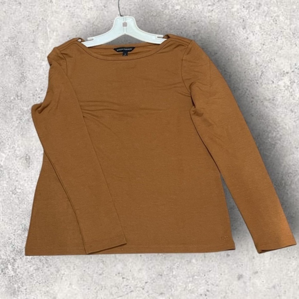 Banana Republic Womens Small NWT Long Sleeve Top Burnt Orange Crew Neck Logo